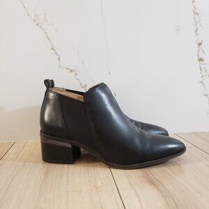 Arden Black Leather Booties Women 8M Bally LE Low Heel Ankle Pull On w Box